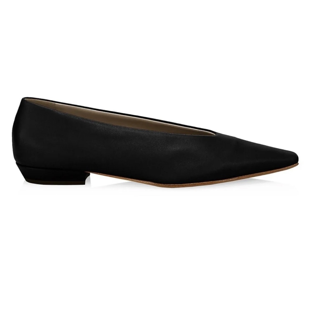 Bottega Veneta Almond Leather Flats size 38.5 Black Lambskin EUC